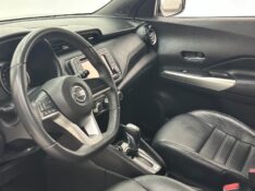 NISSAN KICKS 1.6 16V FLEX SV 4P XTRONIC 2018/2018 MAIS FÁCIL VEÍCULOS SANTA CRUZ DO SUL / Carros no Vale