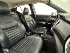 NISSAN KICKS 1.6 16V FLEX SV 4P XTRONIC 2018/2018 MAIS FÁCIL VEÍCULOS SANTA CRUZ DO SUL / Carros no Vale