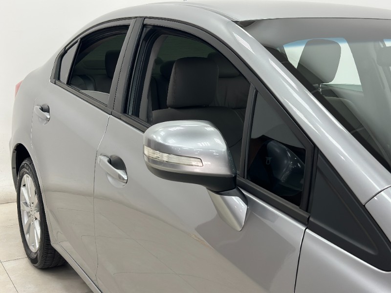 HONDA CIVIC 2.0 LXR 16V FLEX 4P AUTOMÁTICO 2014/2014 MAIS FÁCIL VEÍCULOS SANTA CRUZ DO SUL / Carros no Vale