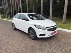 CHEVROLET ONIX HATCH JOY 1.0 8V FLEX 5P MEC. 2021/2021 ELY AUTOMÓVEIS LAJEADO / Carros no Vale