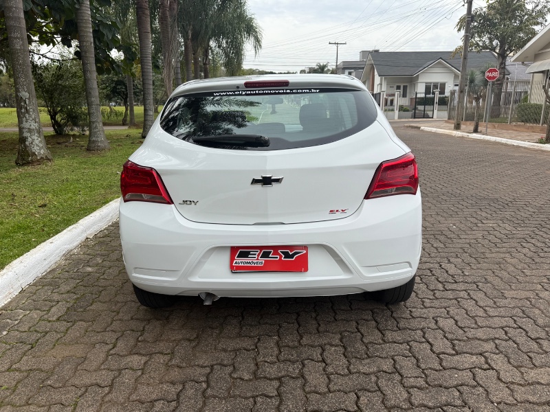 CHEVROLET ONIX HATCH JOY 1.0 8V FLEX 5P MEC. 2021/2021 ELY AUTOMÓVEIS LAJEADO / Carros no Vale