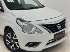 NISSAN VERSA UNIQUE 1.6 16V FLEXSTART 4P AUT. 2016/2017 MAIS FÁCIL VEÍCULOS SANTA CRUZ DO SUL / Carros no Vale