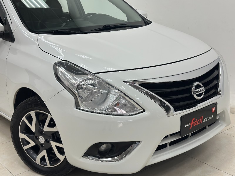 NISSAN VERSA UNIQUE 1.6 16V FLEXSTART 4P AUT. 2016/2017 MAIS FÁCIL VEÍCULOS SANTA CRUZ DO SUL / Carros no Vale