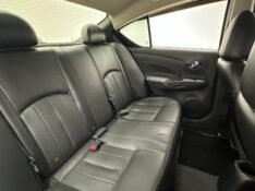 NISSAN VERSA UNIQUE 1.6 16V FLEXSTART 4P AUT. 2016/2017 MAIS FÁCIL VEÍCULOS SANTA CRUZ DO SUL / Carros no Vale