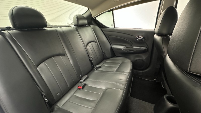 NISSAN VERSA UNIQUE 1.6 16V FLEXSTART 4P AUT. 2016/2017 MAIS FÁCIL VEÍCULOS SANTA CRUZ DO SUL / Carros no Vale