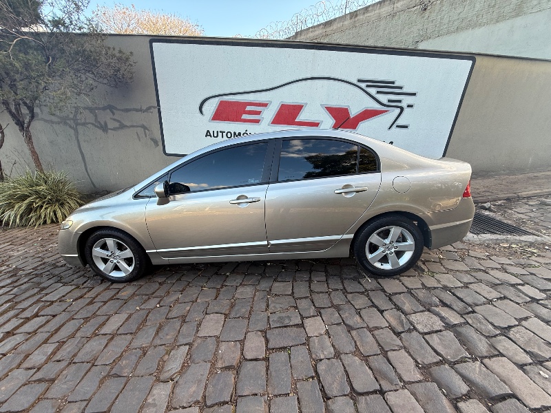 HONDA CIVIC 1.8 LXS 16V FLEX 4P AUTOMÁTICO 2008/2008 ELY AUTOMÓVEIS LAJEADO / Carros no Vale