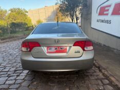 HONDA CIVIC 1.8 LXS 16V FLEX 4P AUTOMÁTICO 2008/2008 ELY AUTOMÓVEIS LAJEADO / Carros no Vale