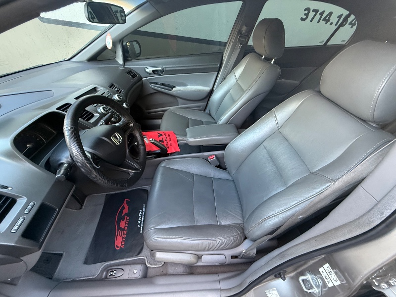 HONDA CIVIC 1.8 LXS 16V FLEX 4P AUTOMÁTICO 2008/2008 ELY AUTOMÓVEIS LAJEADO / Carros no Vale