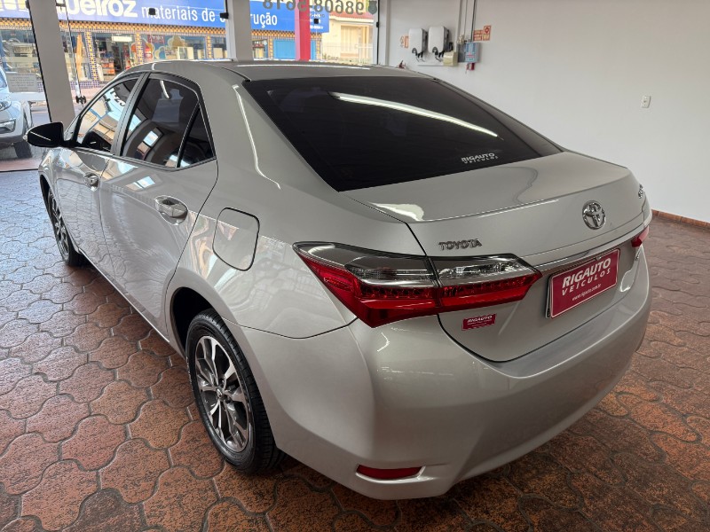 TOYOTA COROLLA 1.8 GLI 2018/2018 RIGAUTO VEÍCULOS VENÂNCIO AIRES / Carros no Vale