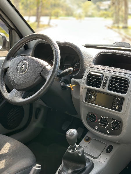 RENAULT CLIO HATCH CLIO 1.0 CAMPUS 16V FLEX 4P MANUAL 2012/2012 BRS VEÍCULOS BOM RETIRO DO SUL / Carros no Vale