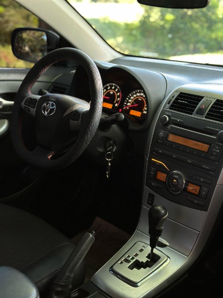 TOYOTA COROLLA 2.0 XRS 16V FLEX 4P AUTOMÁTICO 2012/2013 BRS VEÍCULOS BOM RETIRO DO SUL / Carros no Vale