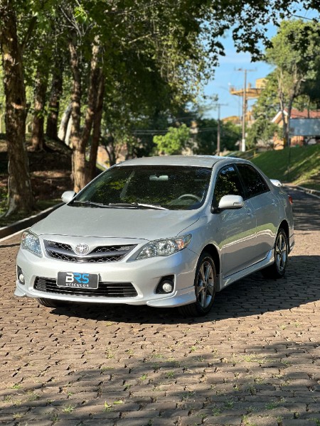 TOYOTA COROLLA 2.0 XRS 16V FLEX 4P AUTOMÁTICO 2012/2013 BRS VEÍCULOS BOM RETIRO DO SUL / Carros no Vale