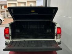 TOYOTA HILUX SR 4X4 /2016 IDEAL VEÍCULOS LAJEADO / Carros no Vale
