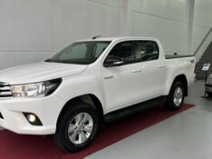 TOYOTA HILUX SR 4X4 /2016 IDEAL VEÍCULOS LAJEADO / Carros no Vale