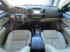 TOYOTA HILUX SW4 SRV D4-D 4X4 /2015 IDEAL VEÍCULOS LAJEADO / Carros no Vale