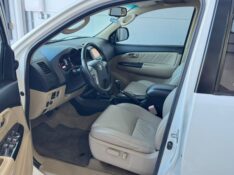 TOYOTA HILUX SW4 SRV D4-D 4X4 /2015 IDEAL VEÍCULOS LAJEADO / Carros no Vale