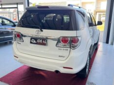 TOYOTA HILUX SW4 SRV D4-D 4X4 /2015 IDEAL VEÍCULOS LAJEADO / Carros no Vale