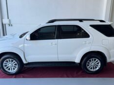 TOYOTA HILUX SW4 SRV D4-D 4X4 /2015 IDEAL VEÍCULOS LAJEADO / Carros no Vale