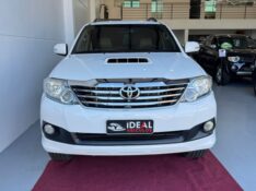 TOYOTA HILUX SW4 SRV D4-D 4X4 /2015 IDEAL VEÍCULOS LAJEADO / Carros no Vale