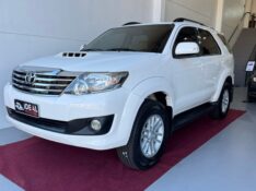 TOYOTA HILUX SW4 SRV D4-D 4X4 /2015 IDEAL VEÍCULOS LAJEADO / Carros no Vale