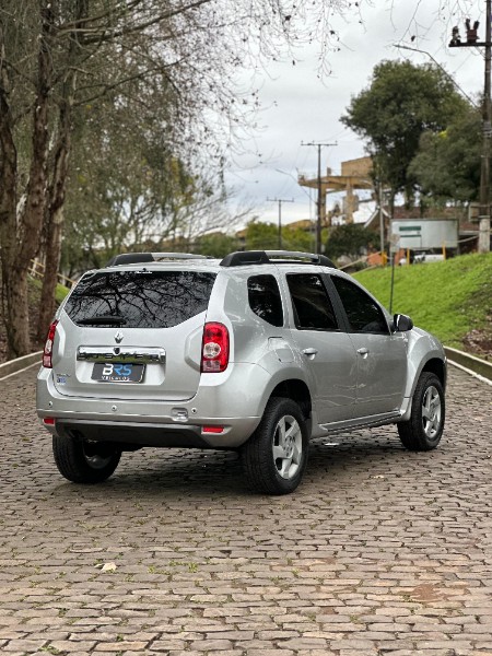 RENAULT DUSTER DYNAMIQUE 1.6 FLEX 16V MEC. 2014/2015 BRS VEÍCULOS BOM RETIRO DO SUL / Carros no Vale