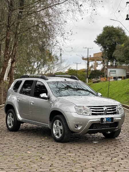RENAULT DUSTER DYNAMIQUE 1.6 FLEX 16V MEC. 2014/2015 BRS VEÍCULOS BOM RETIRO DO SUL / Carros no Vale