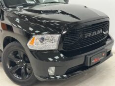 DODGE RAM 5.7 1500 HEMI 4X4 V8 2022/2022 MAIS FÁCIL VEÍCULOS SANTA CRUZ DO SUL / Carros no Vale