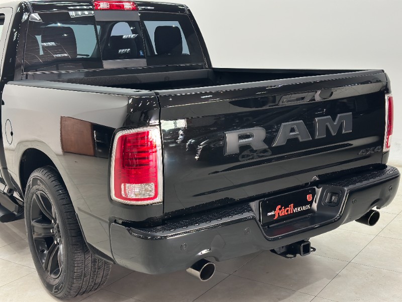 DODGE RAM 5.7 1500 HEMI 4X4 V8 2022/2022 MAIS FÁCIL VEÍCULOS SANTA CRUZ DO SUL / Carros no Vale
