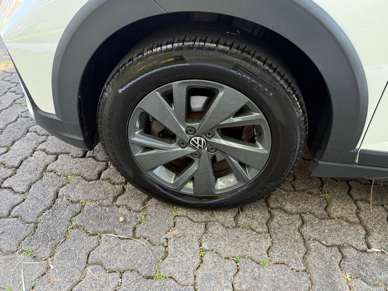 VOLKSWAGEN NIVUS 1.0 200 TSI TOTAL FLEX COMFORTLINE AUTOMÁTICO 2021/2021 ELY AUTOMÓVEIS LAJEADO / Carros no Vale