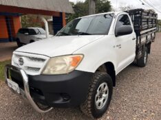 TOYOTA HILUX CAB.SIMPLES 2.5 TB /2008 MENEGHINI VEÍCULOS ARROIO DO MEIO / Carros no Vale