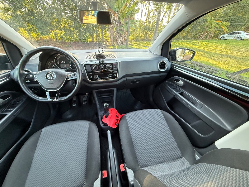 VOLKSWAGEN UP! 1.0 MOVE TSI 2018/2018 ELY AUTOMÓVEIS LAJEADO / Carros no Vale