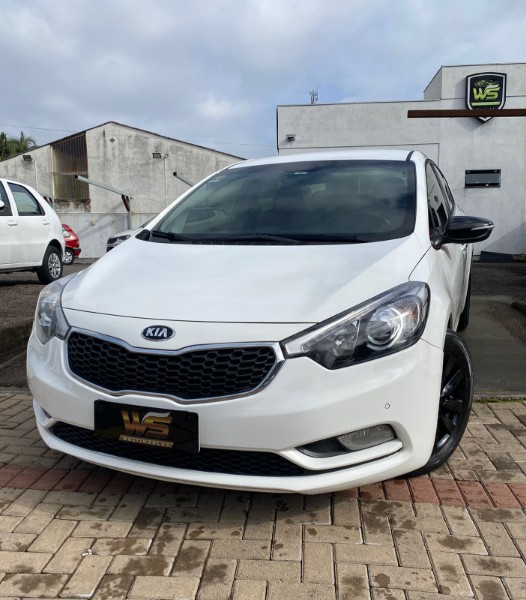KIA CERATO SX 2013/2014 WS MULTIMARCAS VENÂNCIO AIRES / Carros no Vale