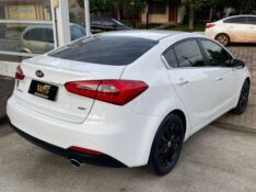 KIA CERATO SX 2013/2014 WS MULTIMARCAS VENÂNCIO AIRES / Carros no Vale