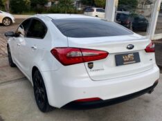 KIA CERATO SX 2013/2014 WS MULTIMARCAS VENÂNCIO AIRES / Carros no Vale