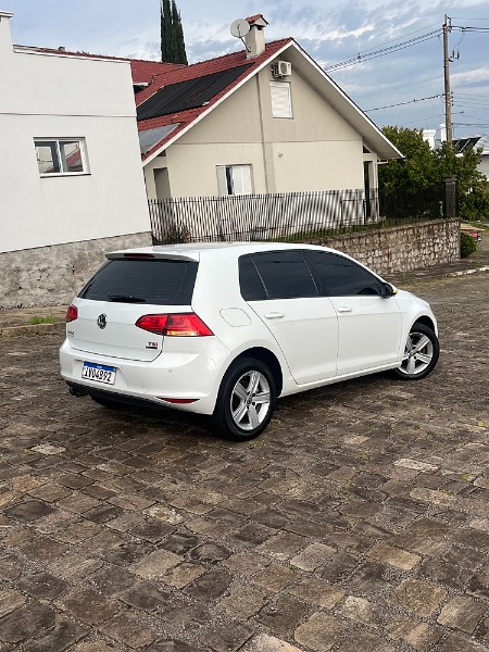 VOLKSWAGEN GOLF 1.4 TSI COMFORTLINE 16V GASOLINA 4P AUTOMÁTICO 2014/2014 BOSCO AUTOMÓVEIS GUAPORÉ / Carros no Vale