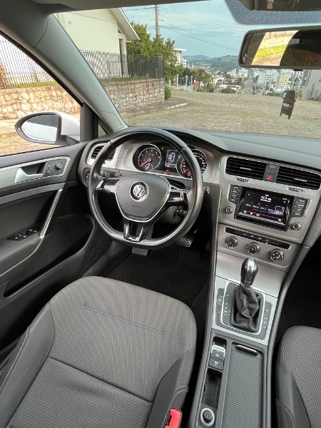 VOLKSWAGEN GOLF 1.4 TSI COMFORTLINE 16V GASOLINA 4P AUTOMÁTICO 2014/2014 BOSCO AUTOMÓVEIS GUAPORÉ / Carros no Vale