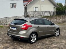 FORD FOCUS HATCH 1.6 MANUAL 2014/2014 BOSCO AUTOMÓVEIS GUAPORÉ / Carros no Vale