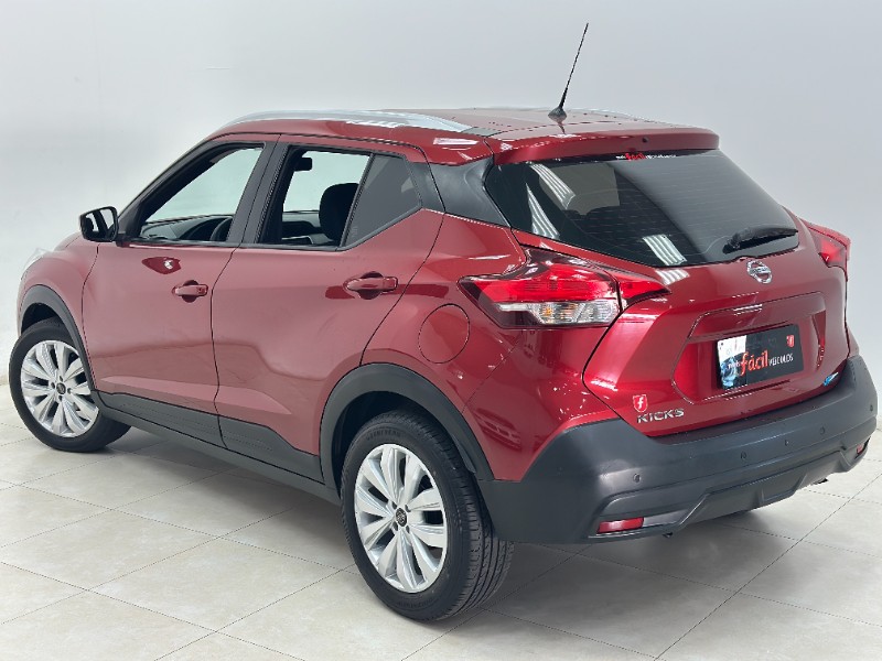 NISSAN KICKS 1.6 16V FLEXSTART S 4P XTRONIC 2017/2018 MAIS FÁCIL VEÍCULOS SANTA CRUZ DO SUL / Carros no Vale