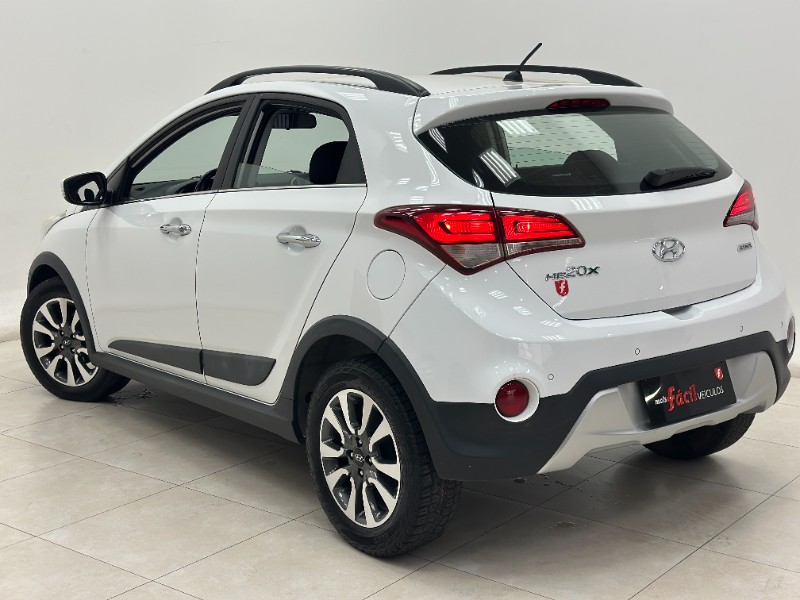 HYUNDAI HB20X 1.6 PREMIUM 16V 2016/2017 MAIS FÁCIL VEÍCULOS SANTA CRUZ DO SUL / Carros no Vale