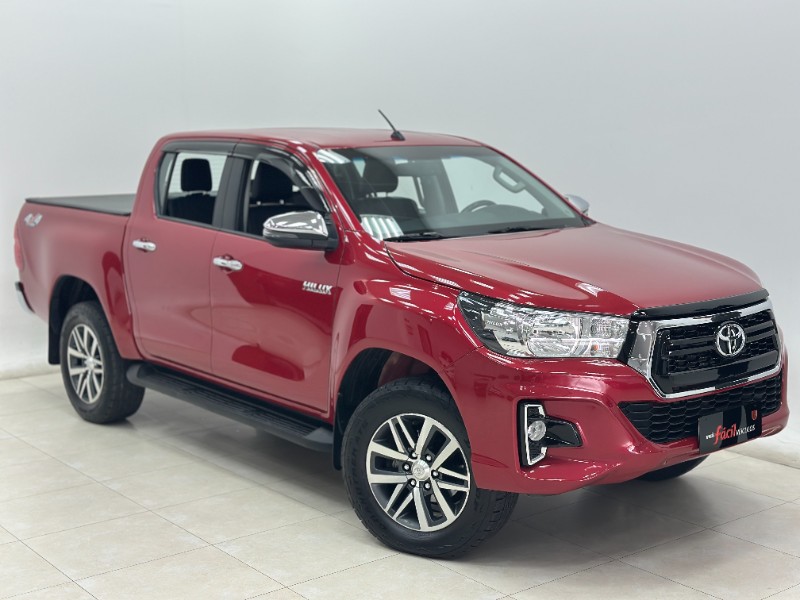TOYOTA HILUX 2.8 D-4D TURBO DIESEL CD SRV 4X4 AUTOMÁTICO 2018/2019 MAIS FÁCIL VEÍCULOS SANTA CRUZ DO SUL / Carros no Vale