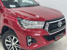 TOYOTA HILUX 2.8 D-4D TURBO DIESEL CD SRV 4X4 AUTOMÁTICO 2018/2019 MAIS FÁCIL VEÍCULOS SANTA CRUZ DO SUL / Carros no Vale