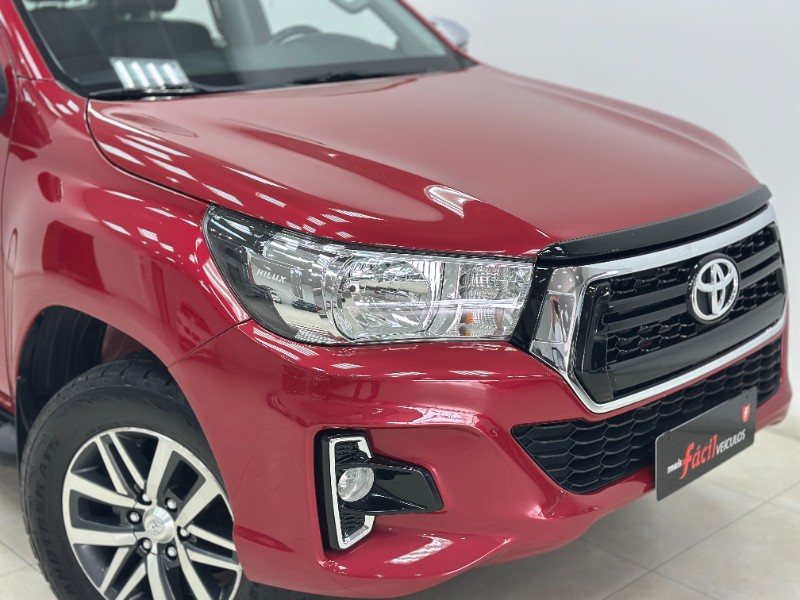 TOYOTA HILUX 2.8 D-4D TURBO DIESEL CD SRV 4X4 AUTOMÁTICO 2018/2019 MAIS FÁCIL VEÍCULOS SANTA CRUZ DO SUL / Carros no Vale