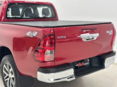 TOYOTA HILUX 2.8 D-4D TURBO DIESEL CD SRV 4X4 AUTOMÁTICO 2018/2019 MAIS FÁCIL VEÍCULOS SANTA CRUZ DO SUL / Carros no Vale