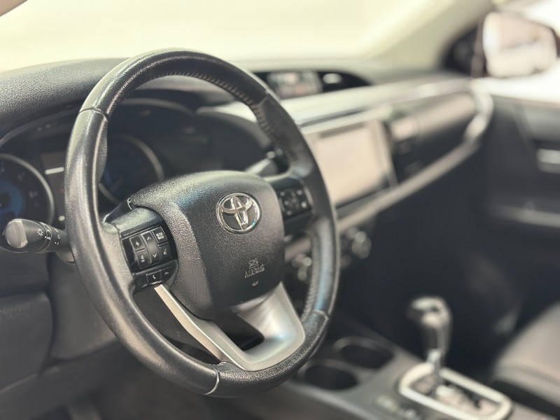 TOYOTA HILUX 2.8 D-4D TURBO DIESEL CD SRV 4X4 AUTOMÁTICO 2018/2019 MAIS FÁCIL VEÍCULOS SANTA CRUZ DO SUL / Carros no Vale