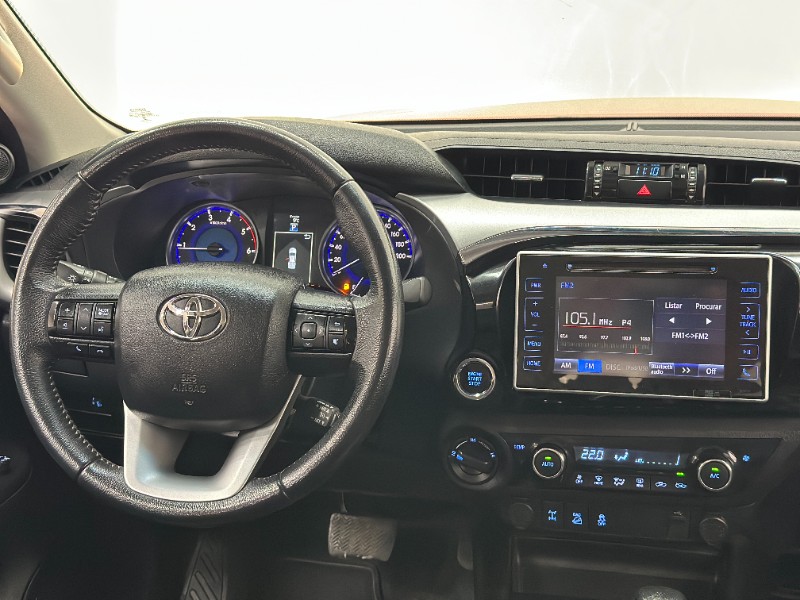 TOYOTA HILUX 2.8 D-4D TURBO DIESEL CD SRV 4X4 AUTOMÁTICO 2018/2019 MAIS FÁCIL VEÍCULOS SANTA CRUZ DO SUL / Carros no Vale