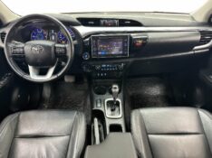 TOYOTA HILUX 2.8 D-4D TURBO DIESEL CD SRV 4X4 AUTOMÁTICO 2018/2019 MAIS FÁCIL VEÍCULOS SANTA CRUZ DO SUL / Carros no Vale