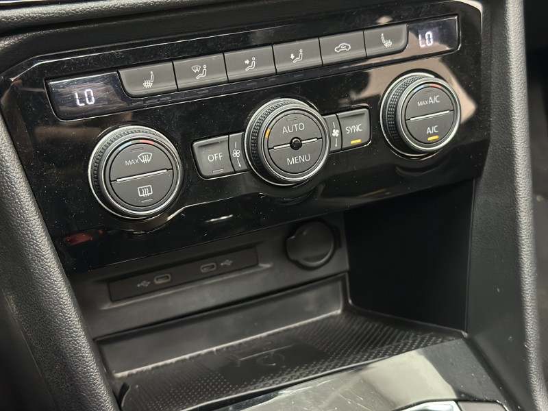 VOLKSWAGEN TAOS HIGHLINE 1.4 250 TSI 2021/2022 MAIS FÁCIL VEÍCULOS SANTA CRUZ DO SUL / Carros no Vale