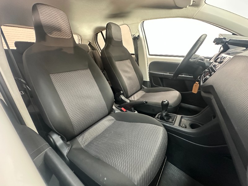 VOLKSWAGEN UP! 1.0 MOVE 12V 2018/2019 MAIS FÁCIL VEÍCULOS SANTA CRUZ DO SUL / Carros no Vale