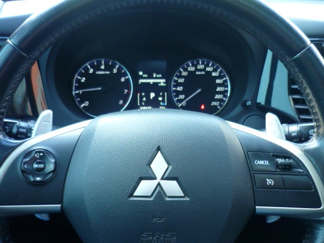 MITSUBISHI OUTLANDER 2.0 16V GASOLINA 4P AUTOMÁTICO 2013/2014 PREMIUM AUTOMÓVEIS ARROIO DO MEIO / Carros no Vale