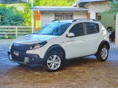 RENAULT SANDERO 1.6 STEPWAY 2014 2013/2014 RICARDO VEÍCULOS TEUTÔNIA / Carros no Vale